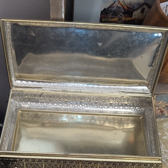 Vintage Green and Brown Decorative Box - Picture 12 of 12